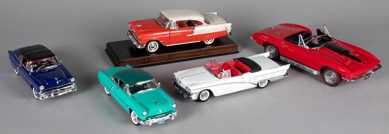 Five scale model cars: Five scale model cars, to include Road Signature, Welly, Franklin Mint, Danbury Mint, and Sun Star, longest - 14 1/2''.