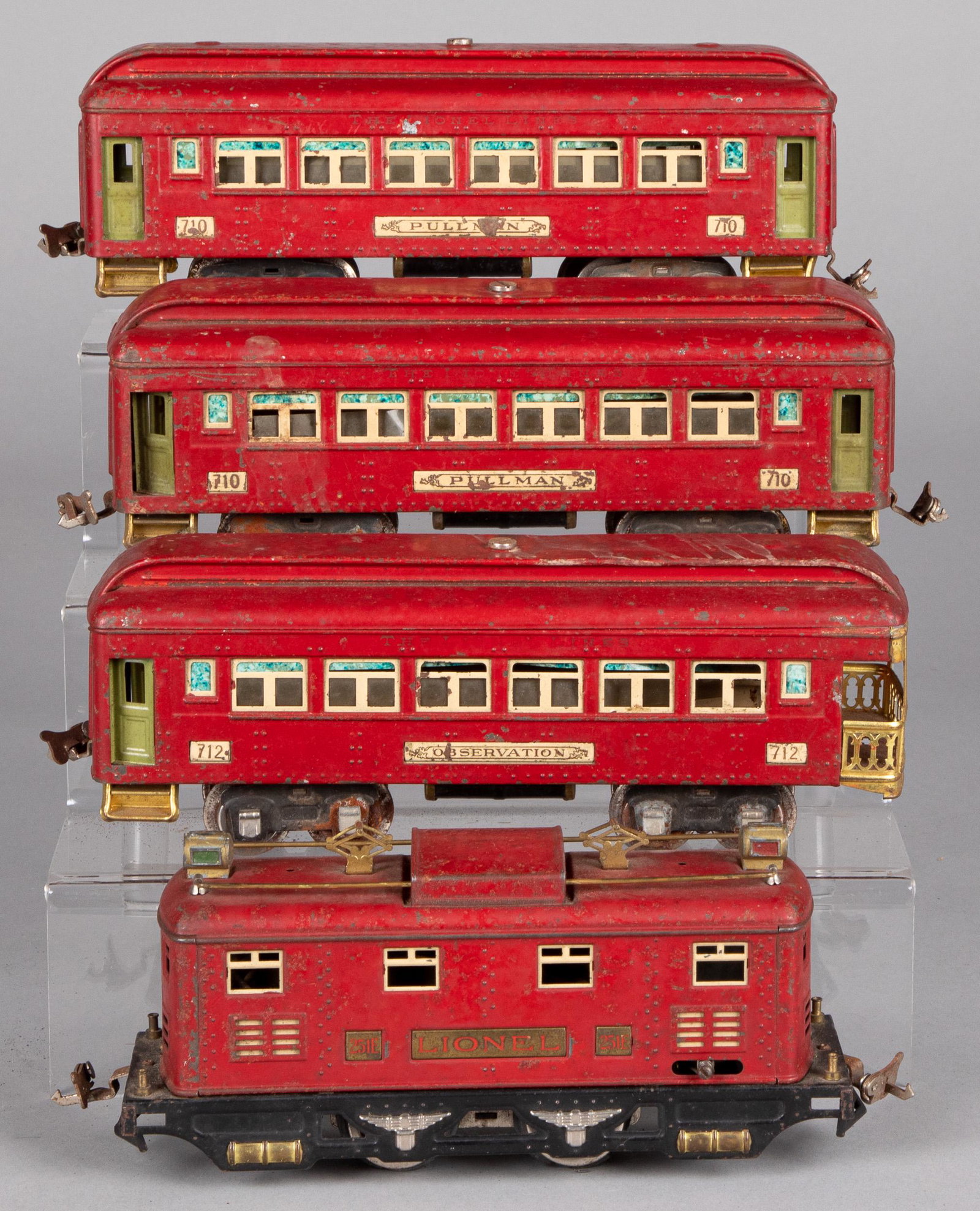 Lionel #251E passenger train set: Lionel #251E passenger train set, 0 gauge, with locomotive, two #710 Pullman cars and #712 observation car.