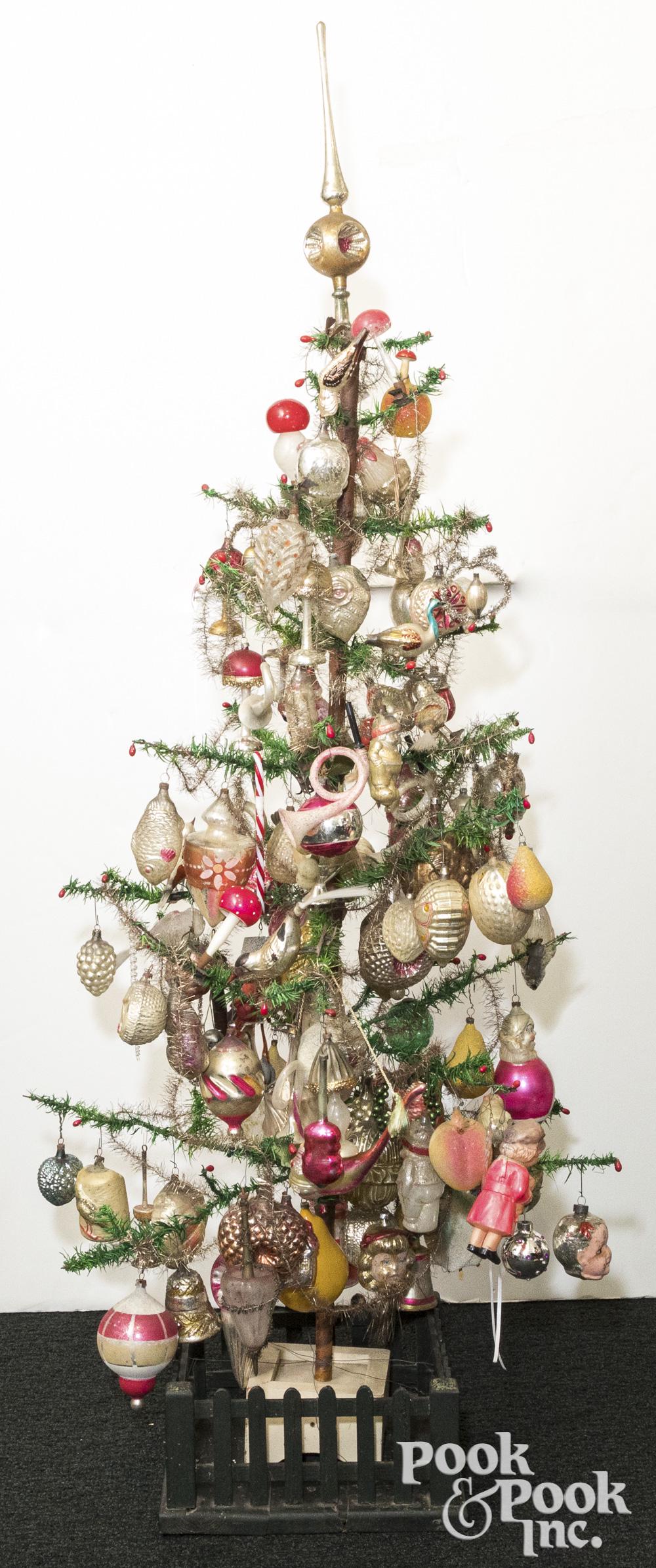 Decorated German feather tree (1 of 4)