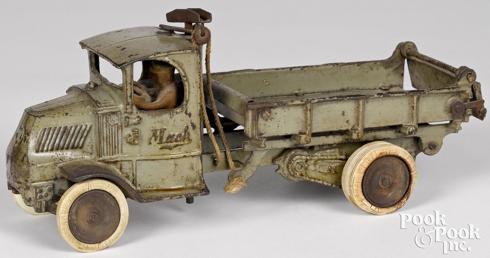 Arcade cast iron T-bar Mack dump truck (1 of 2)