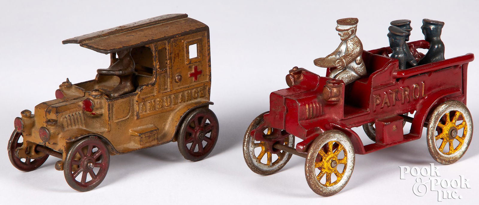 Two cast iron vehicles (1 of 2)