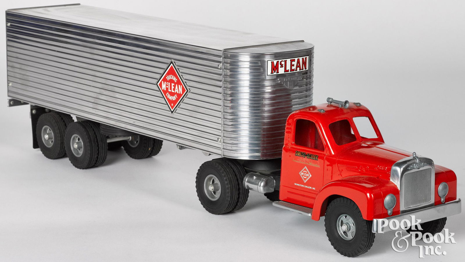 Fred Thompson Smith Miller Mack tractor trailer (1 of 2)