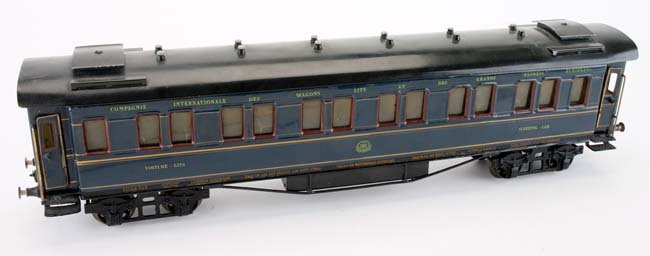 Marklin Gauge I Grande Express Sleep Car: painted tin with cast iron wheels sleeping car with removable roof to reveal detailed interior comprised of 8 sleeping compartments, wash room and lavatory, marking on sides 'Compagnie Internationale 