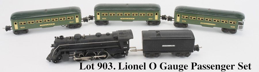 Lionel O Gauge Passenger Set (1 of 2)
