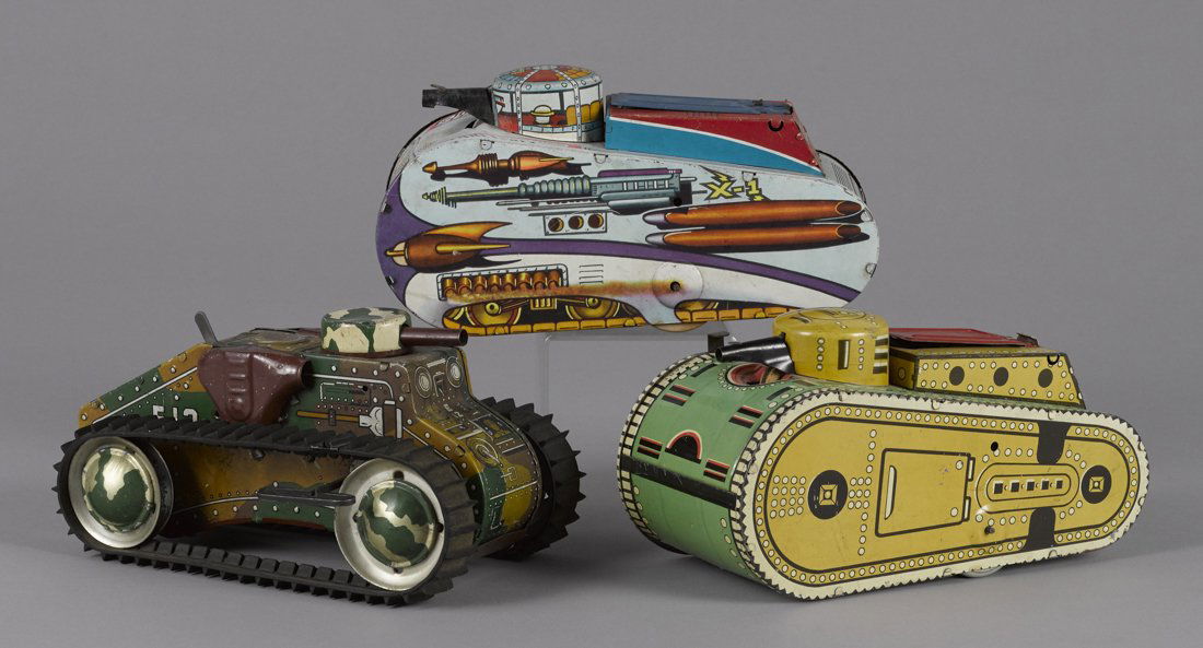 Three Marx tin lithograph wind-up tanks, to inc (1 of 1)