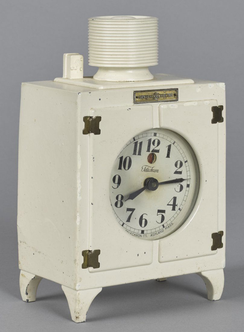 G. E. Monitor Top refrigerator clock, painted c (1 of 1)