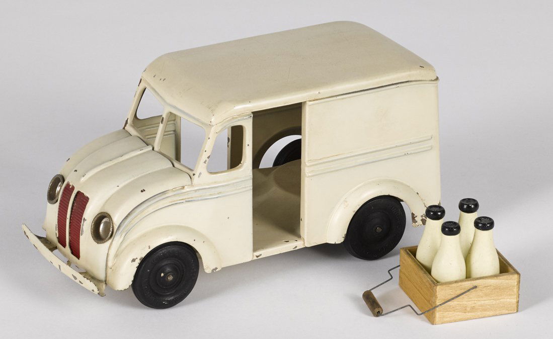 Kingsbury pressed steel Divco Dairy clockwork (1 of 1)