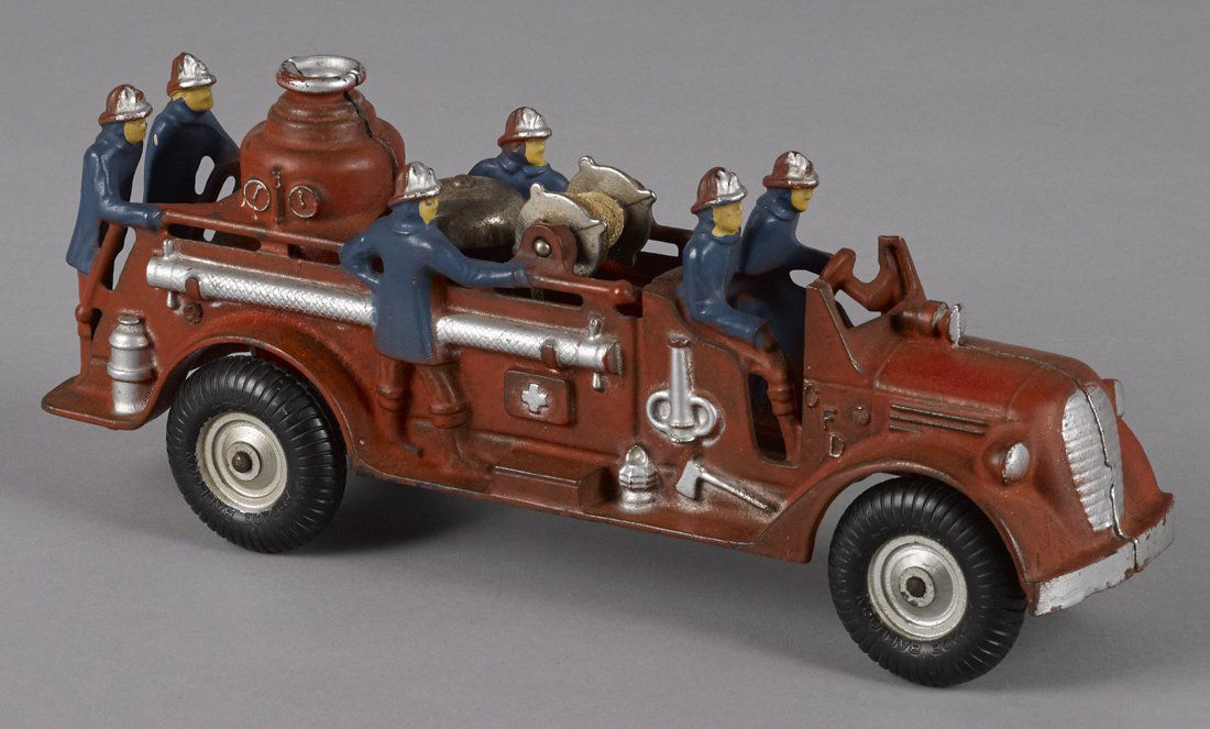 Arcade cast iron fire pumper truck with origina (1 of 1)