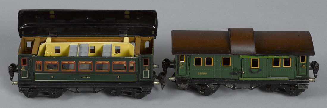 Two Marklin O Gauge passenger train cars, to in (1 of 1)