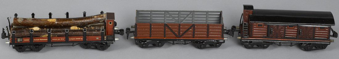 Three Marklin O Gauge freight train cars, to in (1 of 1)