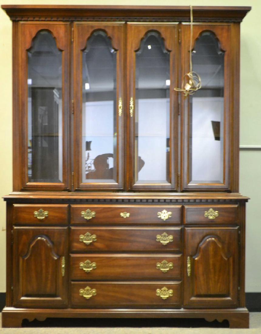 Broyhill 2 Pc. Illuminated China Cabinet Chesapea