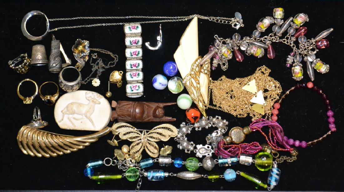 Miscellaneous Sterling Silver Lot: Miscellaneous Sterling Silver Lot including: SS necklace, SS thimble, etc.