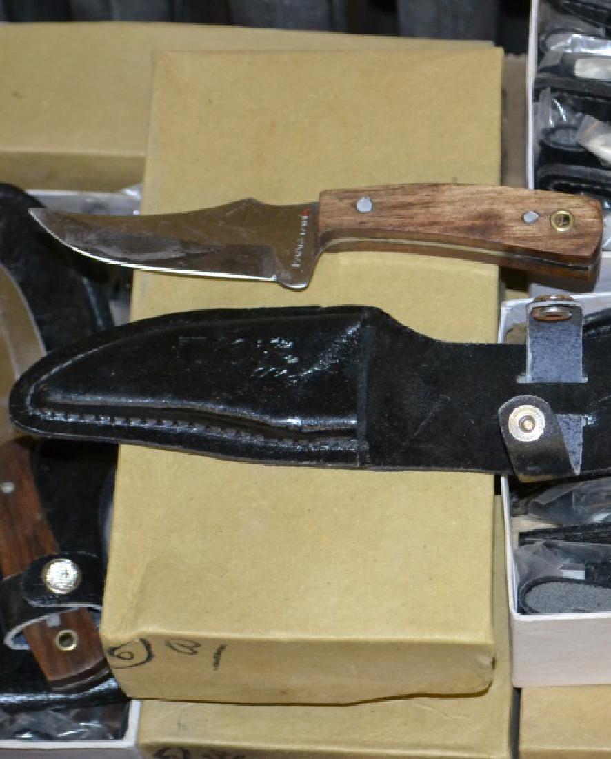 Approx. 1 Dozen of Boot Knives & Leather Sheaths: Approx. 1 Dozen of Boot Knives & Leather Sheaths (some oxidation to blade) overall length is approx. 7.25"