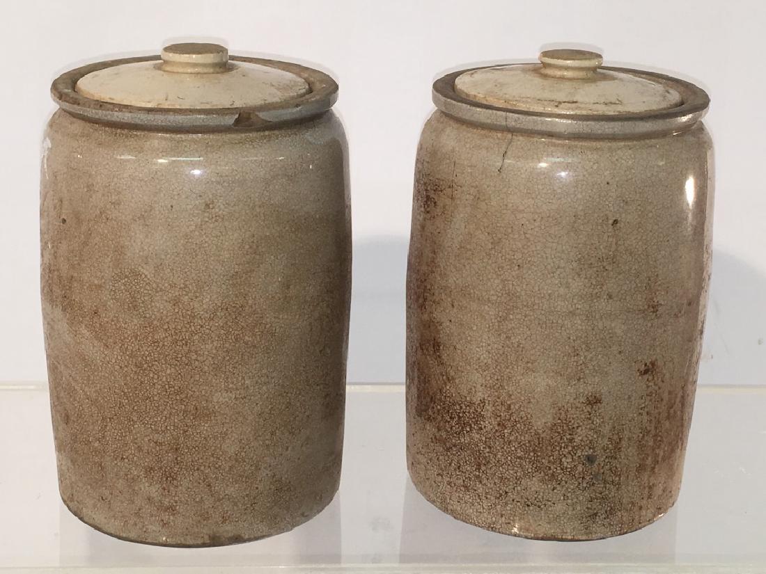Pair of Half Gallon Stoneware Crocks with lids: Pair of Half Gallon Stoneware Crocks with lids