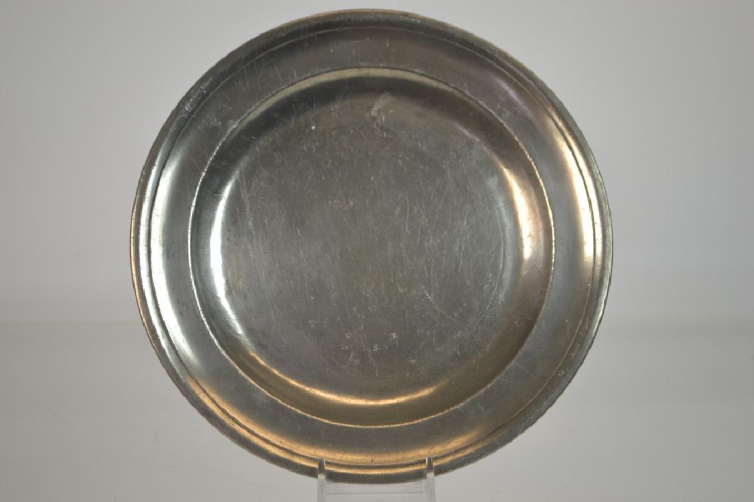 18th C English Pewter Single Reed Plate (1 of 2)