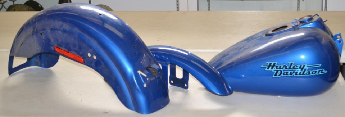 FXD Harley Davidson Full Tank and Fenders 1996: FXD Harley Davidson 1996 full tank and fenders in States Blue with original logos, no dents, paint in very good condition, ready for installation (owner traded out for customized parts, barely used - 
