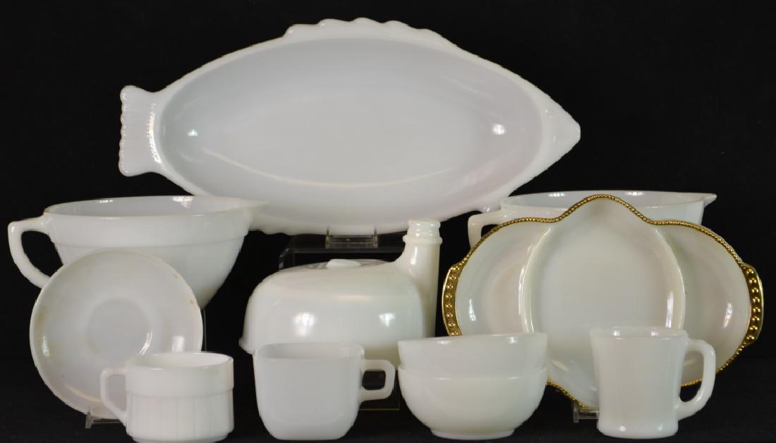 Collection of Fire King and Glass Bake Items (1 of 3)