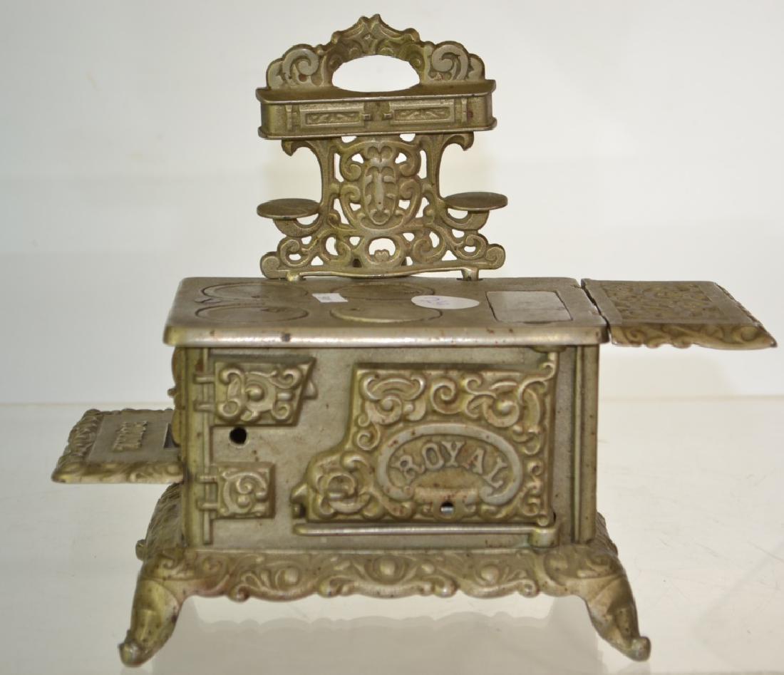 Royal Miniature Stove (1 of 2)