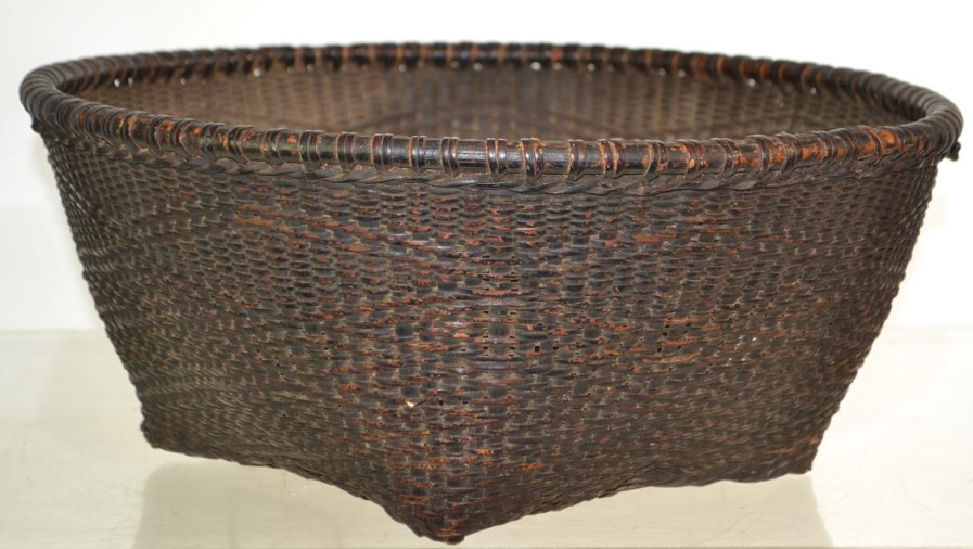 Large Native American Basket (1 of 3)