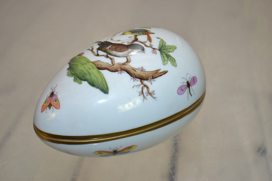 Hungarian "Herend" Egg Box (1 of 4)