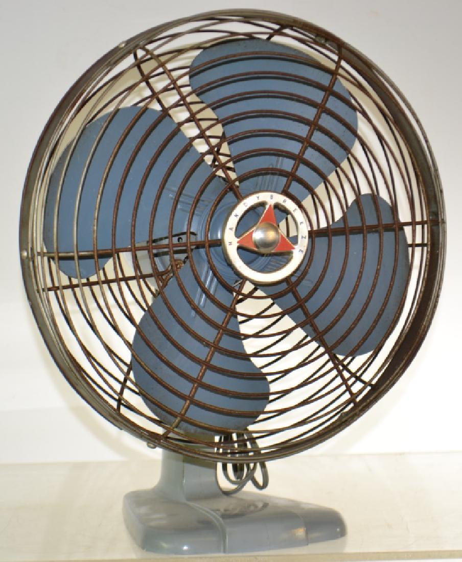 Vintage "Handy Breeze" Electric Fan (1 of 3)