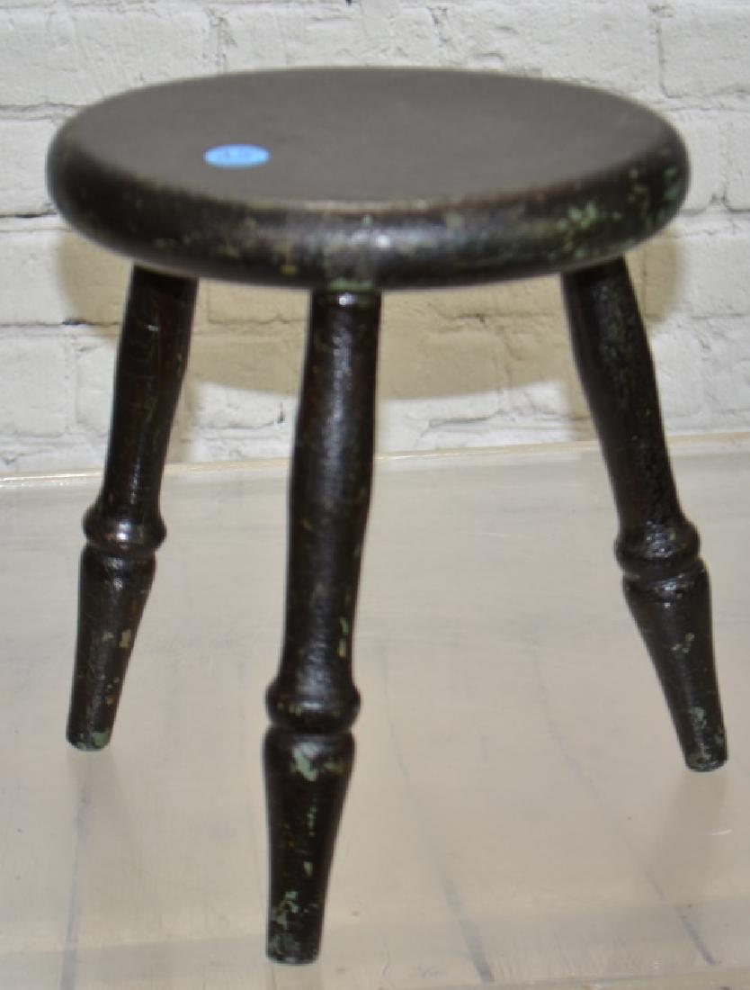 Windsor Cricket Stool (1 of 2)