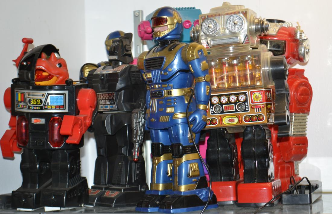 Grouping of Robots: Including a tin litho and plastic robot, a "Talk and Walk" robot and others.