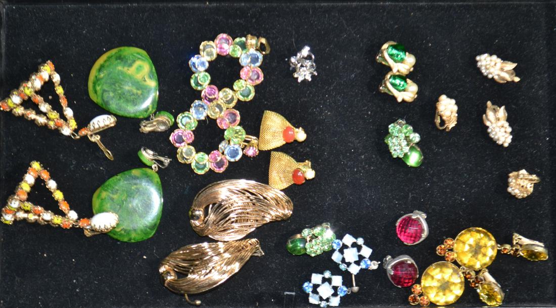 Mod Clip Earrings (1 of 1)