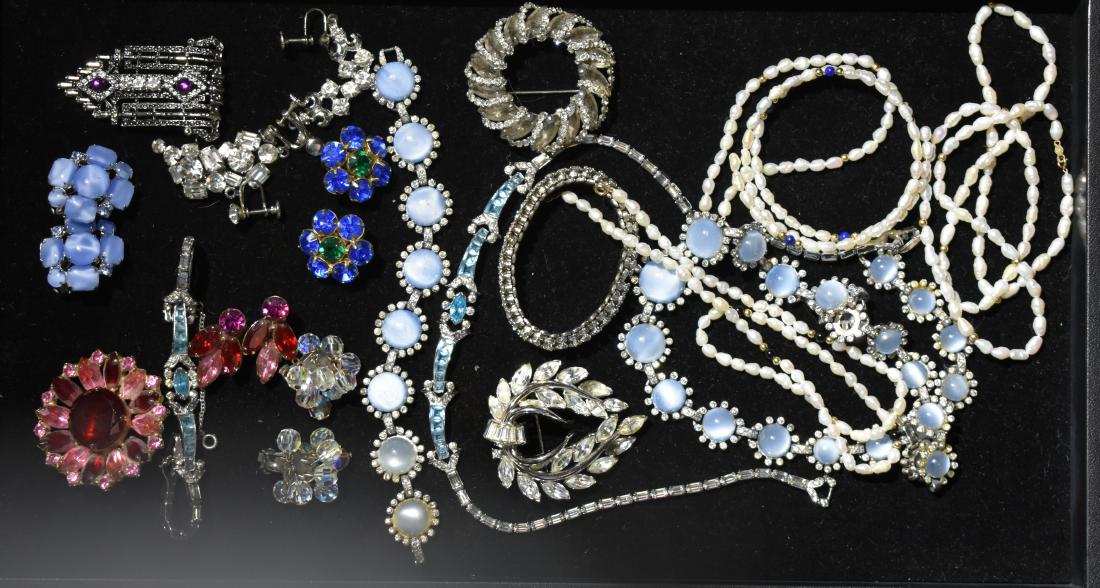Quality Costume Jewelry (1 of 1)