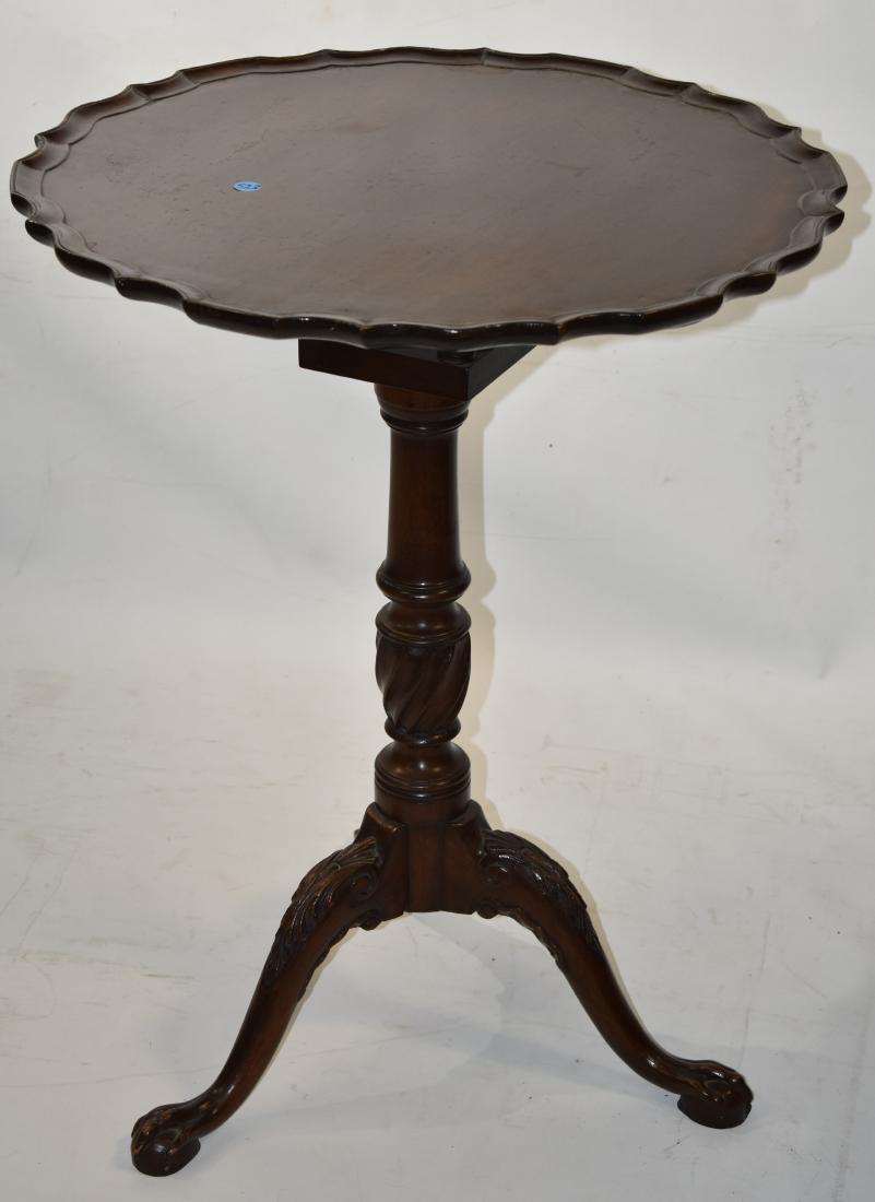 Mahagony New York Style Pie Crust Table (1 of 3)