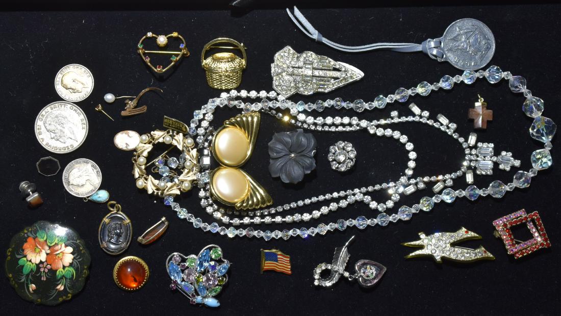 Clips, Pins and Necklaces (1 of 1)