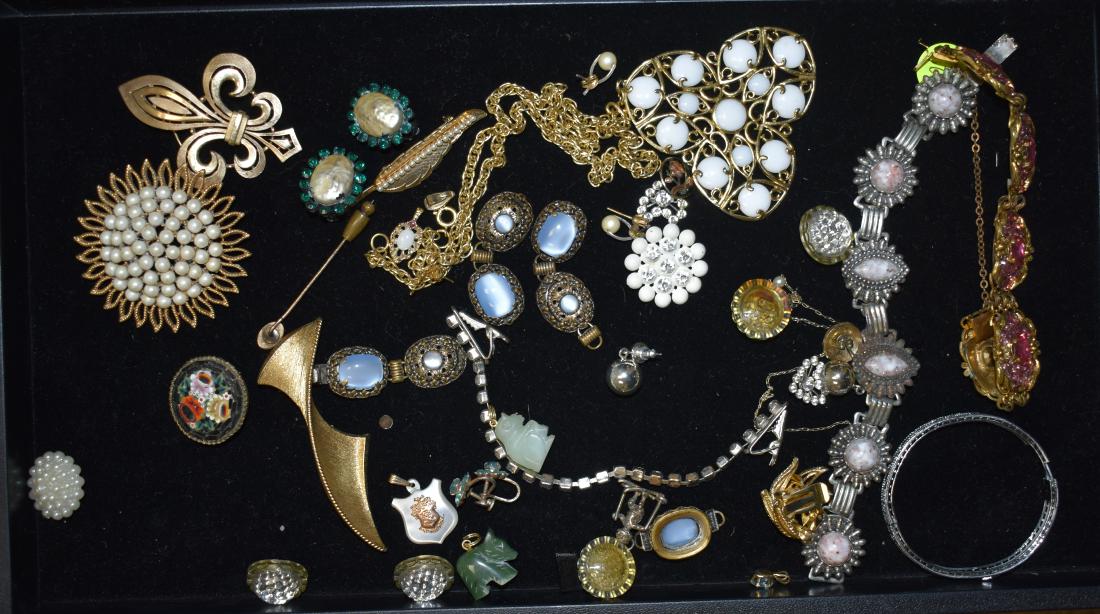 Quality Costume Jewelry: Including a micro mosaic pin, items marked Czech, a gold tone bracelet with pink stones, a Monet post modern brooch and other quality items.