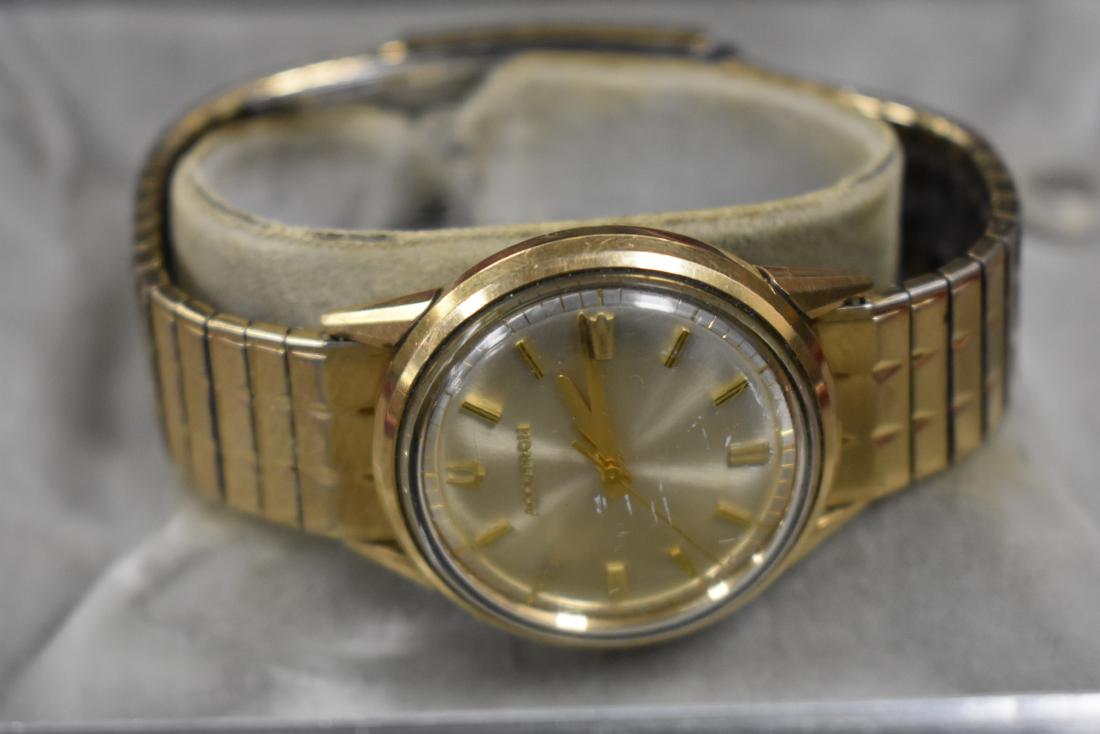 Men's Bulova Accutron: Item comes in case with the owner's manual and is a Series #214 manufactured in 1996.