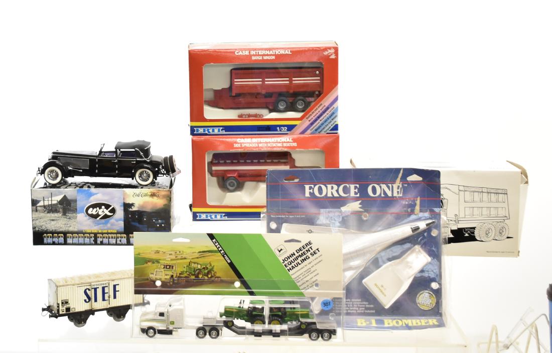 Grouping of Diecast Vehicles (1 of 7)