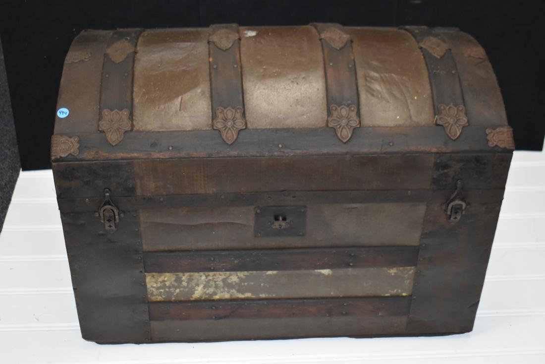 Victorian Dome Top Steamer Trunk (1 of 6)
