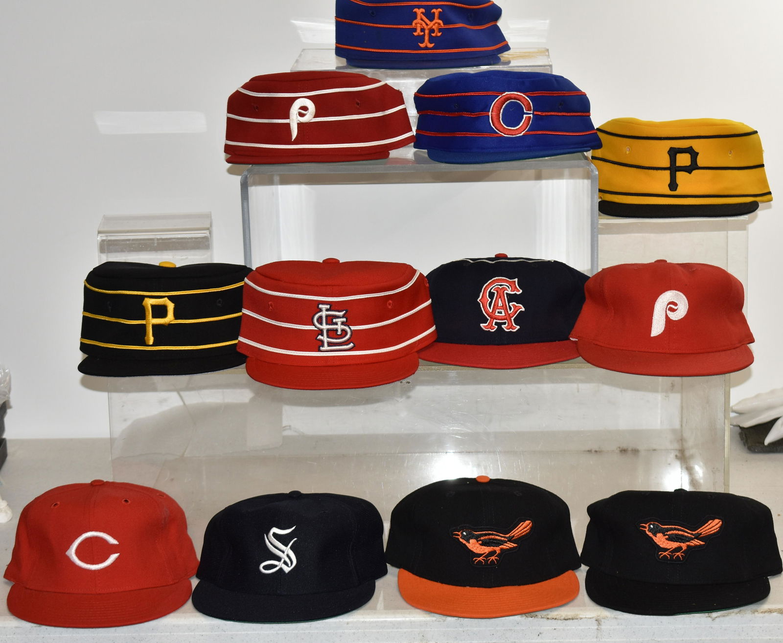 12 MLB Baseball Caps (1 of 4)