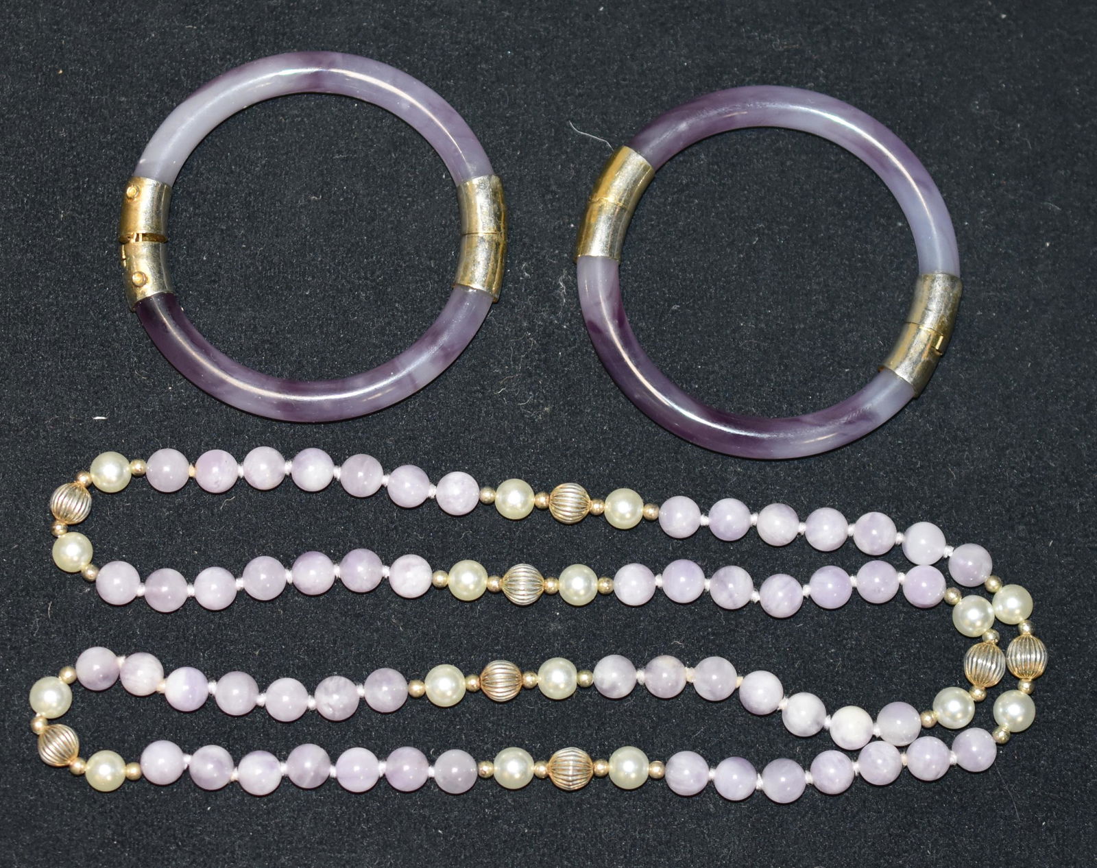 Vintage Lavender Jade Set: includes a necklace with lavender jade beads with pearl and gold tone beads and two bangles.