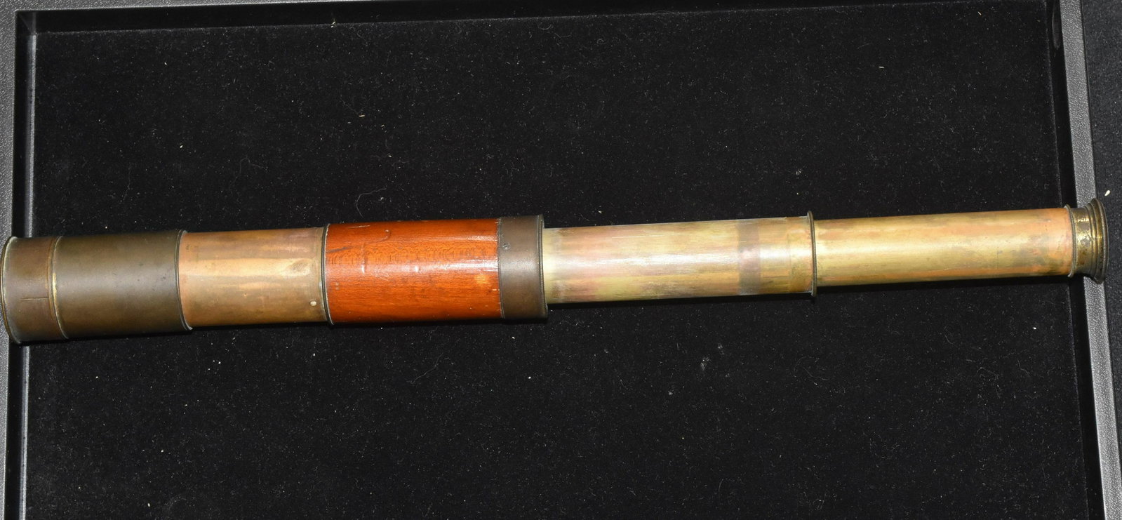Captain's Nautical Spyglass 19th C: Item measures approx. 13 1/2" in length fully extended. It retains both end caps and appears to be complete but lens need to be cleaned.