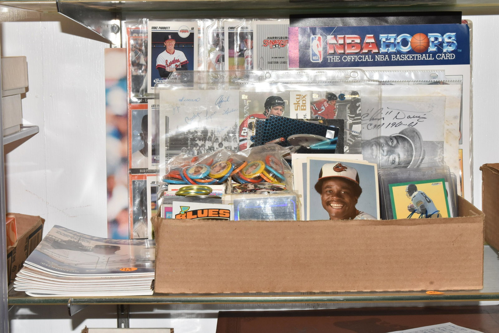 Autographed and other Baseball Items: A large selection of autographed 3 x 5 Baltimore Orioles glossies including Al Bumbry, Larry Sheets, Dave Johnson and many others. Also MLB autographed baseball cards, an autographed glossy photo of t