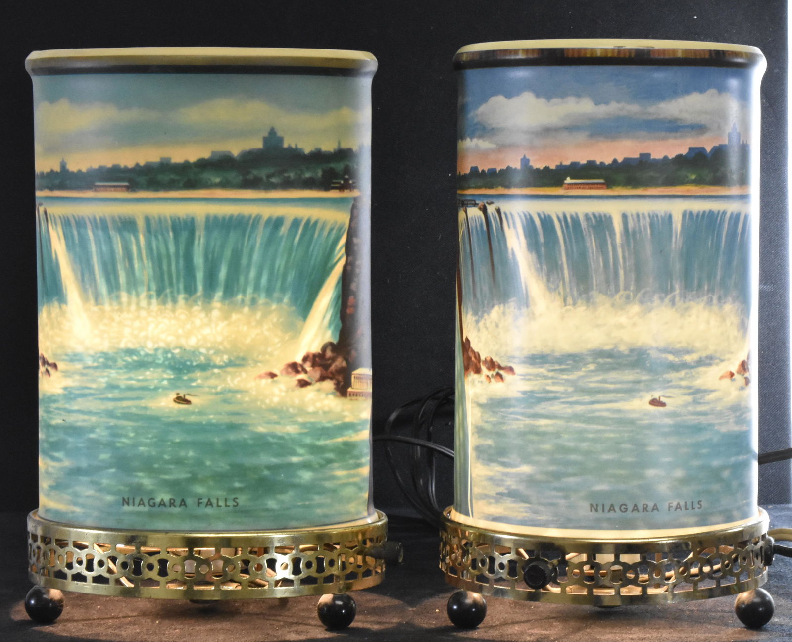 Two Econolite Niagara Falls Motion Lamps (1 of 5)