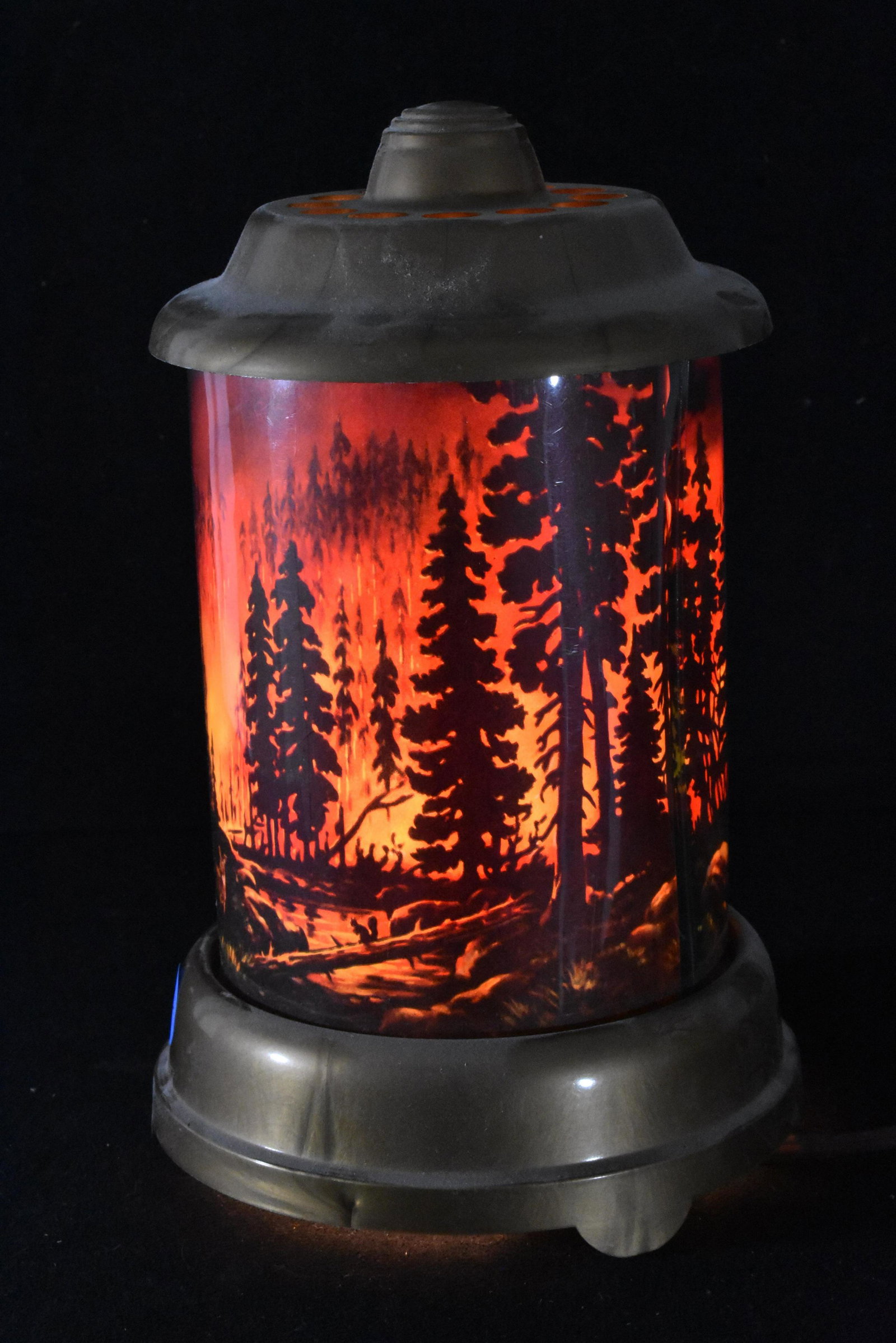 Forest Fire Motion Lamp with Cap (1 of 3)