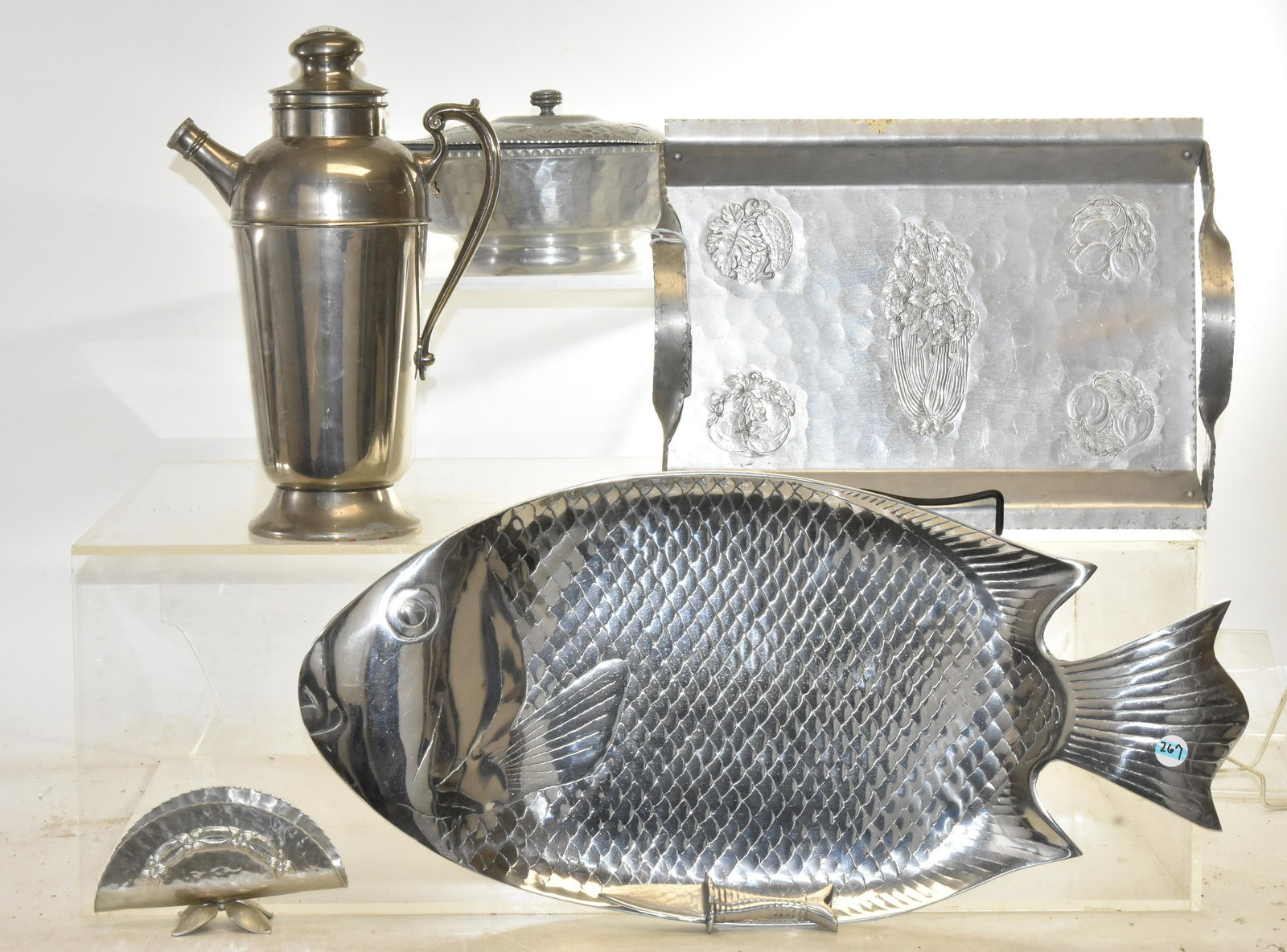 Cocktail Shaker and Metal Ware (1 of 8)