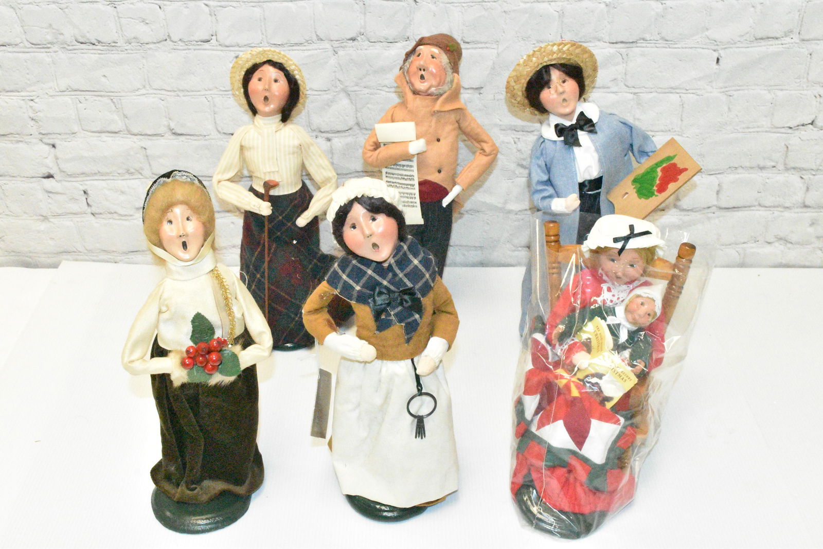 Six Byers' Choice Figures (1 of 2)