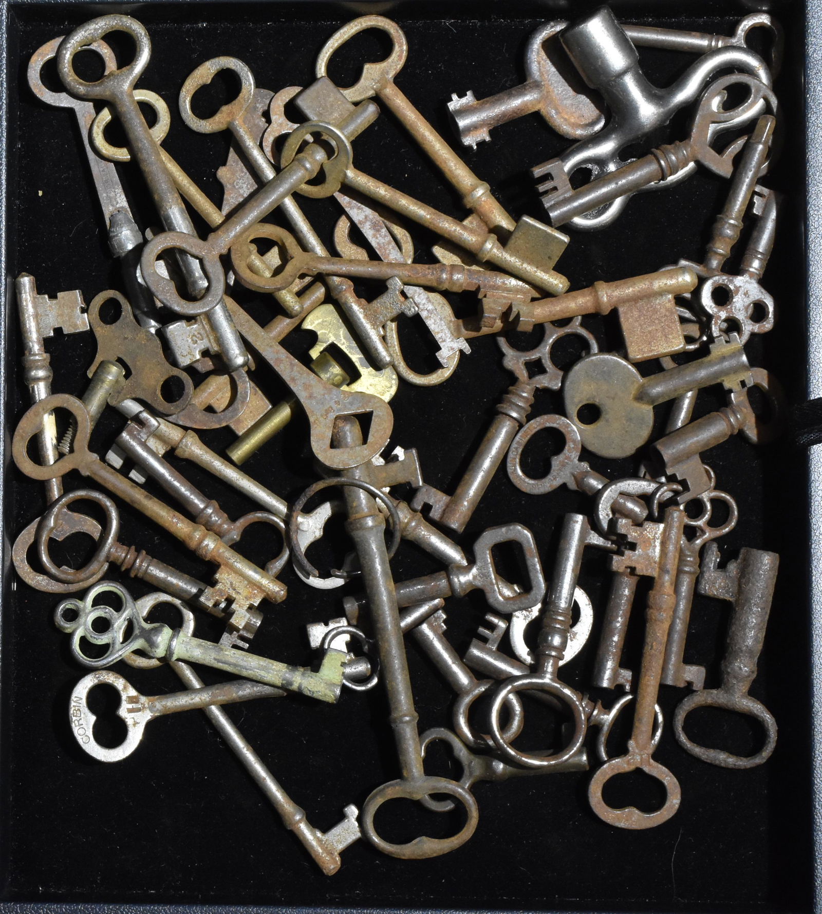 Collection of Skeleton and other Keys (1 of 1)