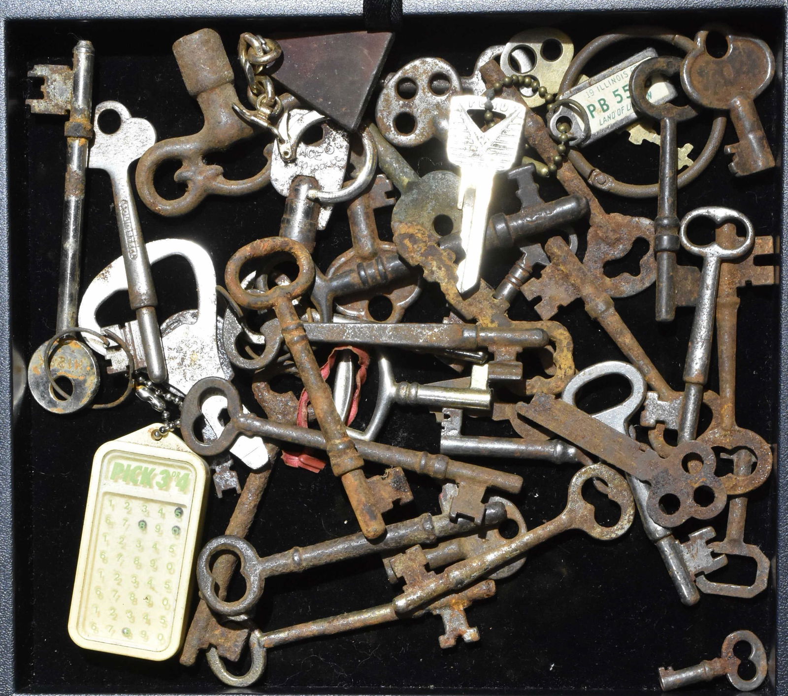 Collection of Skeleton and other Keys (1 of 1)