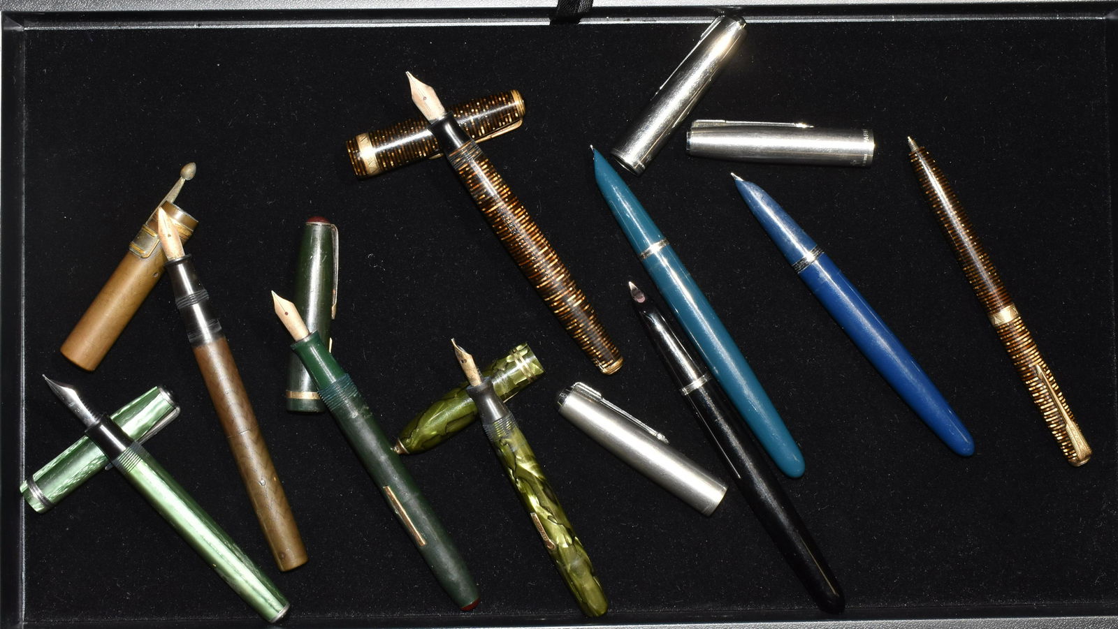 Grouping of Vintage Pens and Pencils (1 of 3)