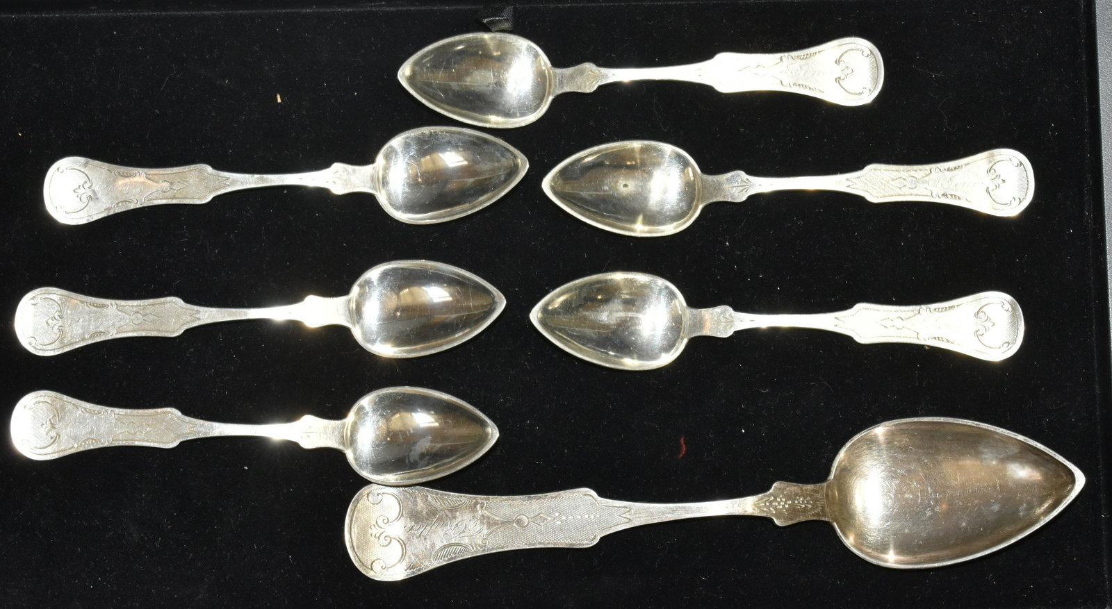 (6) Zellinger Coin Silver Spoons: There is a set of (6) spoons measuring 6"L each By Zellinger, Portsmouth OH, circa 1860. Lot also includes a soup spoon by E & D Kinssey, Newport, CT, and Cincinnati, OH (1844-1861).
