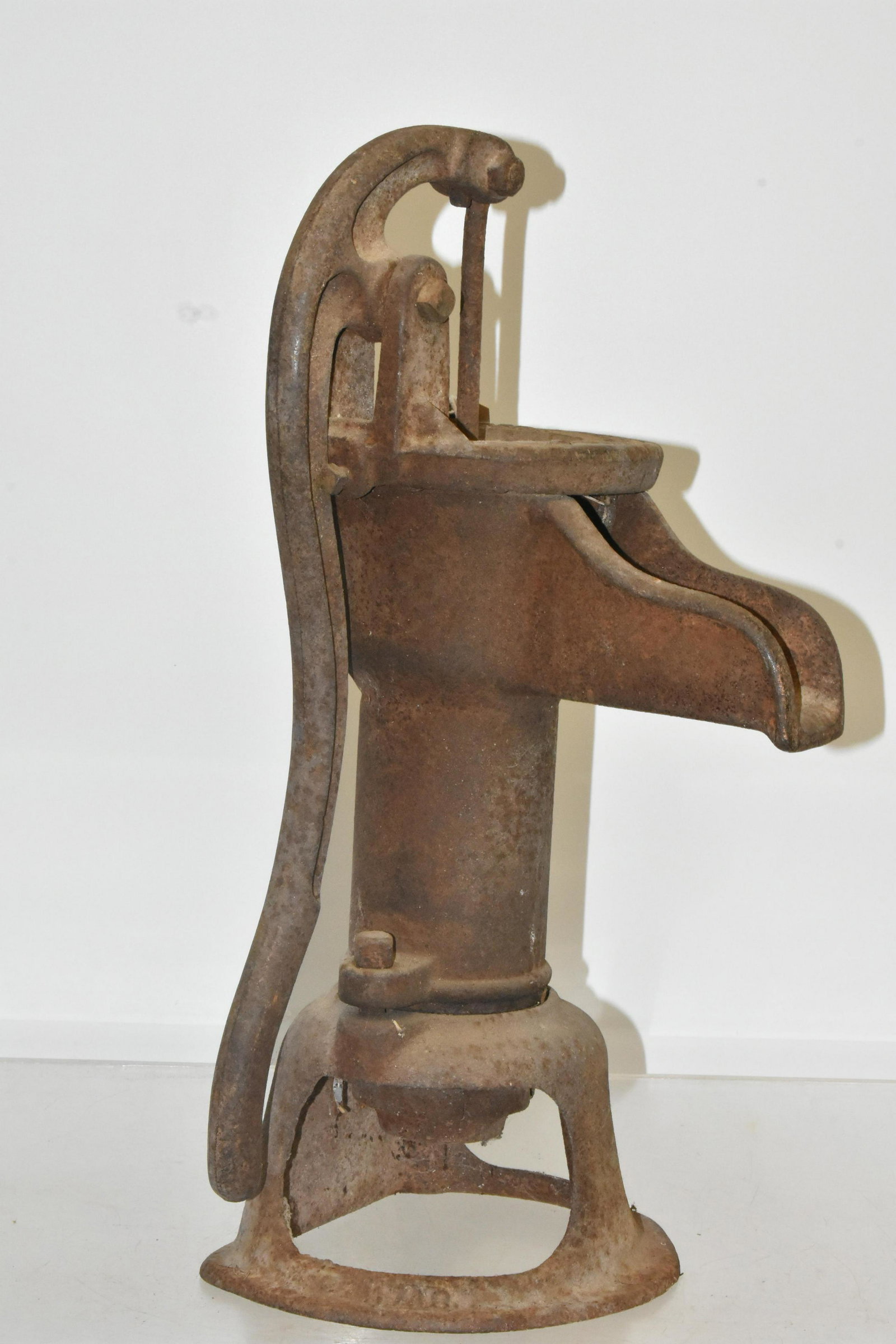 Vintage Pitcher Pump (1 of 5)