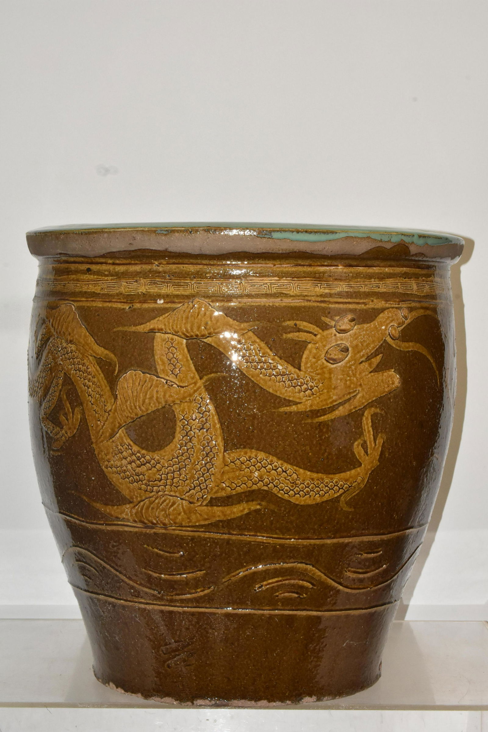 Asian Garden Vase wit Dragons (1 of 3)