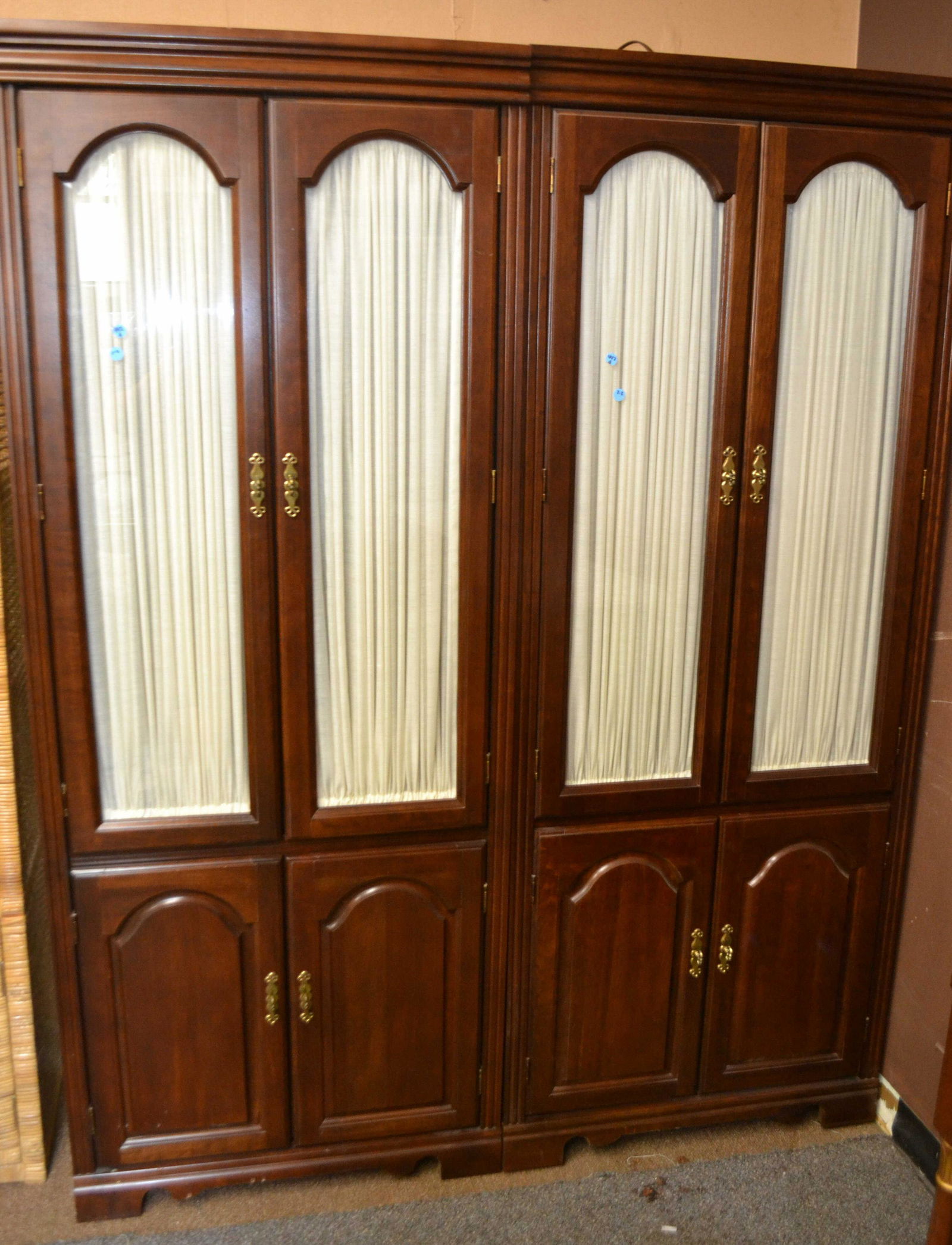 Broyhill Illuminated Cabinets (1 of 5)